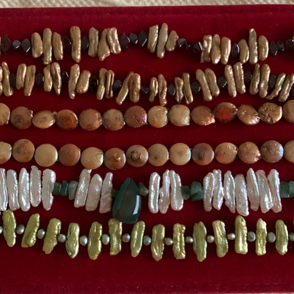 Bashfully Baroque Fresh water pearls choker one strand lime green - Picture 2 of 2